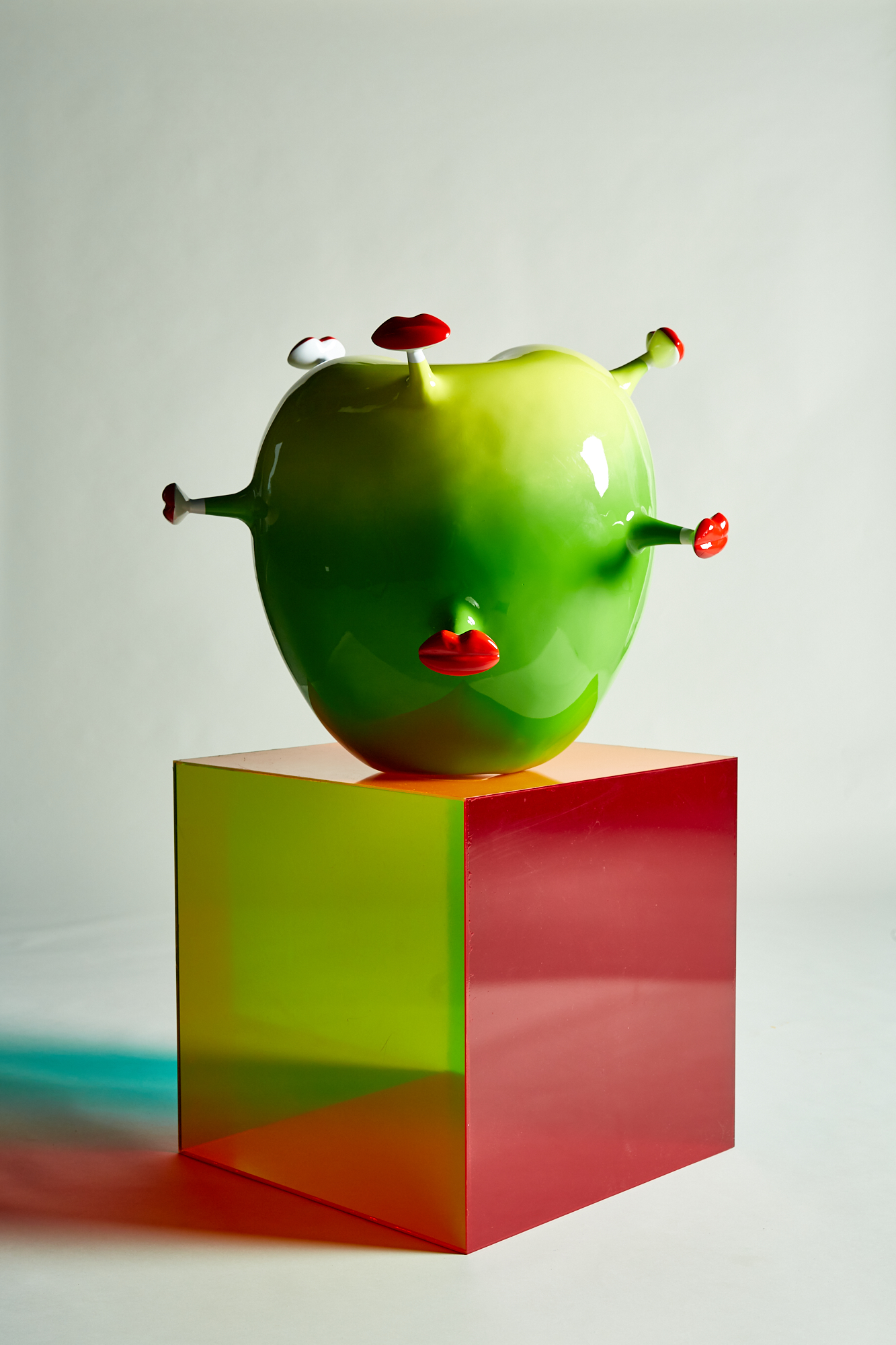 Featured image for “Darie Dup – Eva’s Kiss”